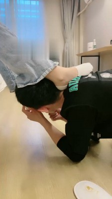 【柚子姐】御姐小白鞋船袜辱狗 bf18917