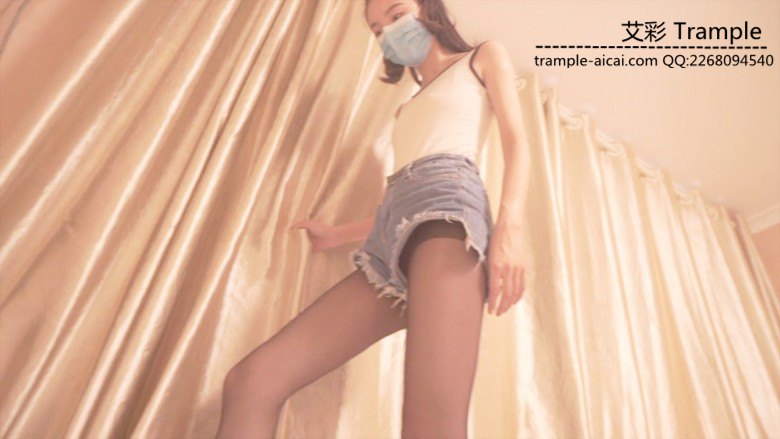 新人歆凝暴跳踩头踢裆