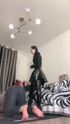 【靴嘉妮】长靴严厉主鞭打狗废物 bf19723