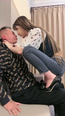 【领主老大】高跟重度踩踏 bf20010