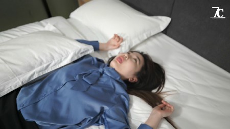 7C定拍被绿很愤怒 闷杀丝袜女