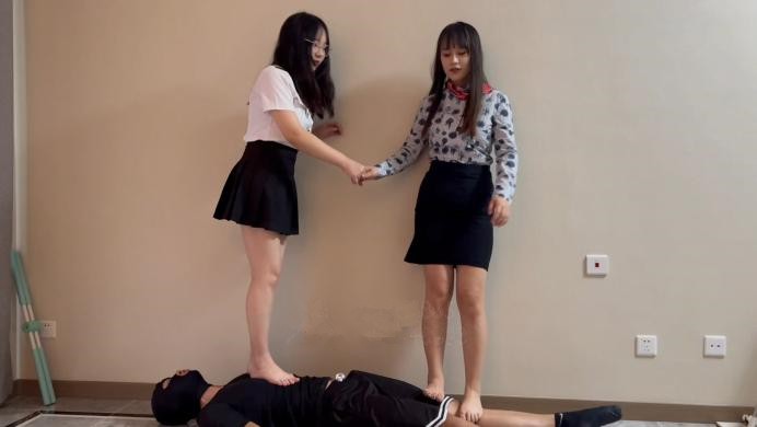 珂玥空姐双人踩踏