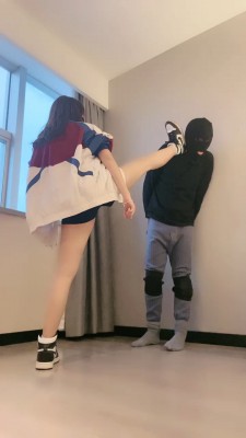 【小劳拉】JK小姐姐重度惩罚老师 bf23216