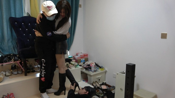 【梓陌S】情侣主脚下的贱狗 YC-230405-8