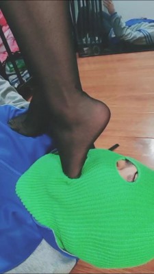 【桃子老师】坏学生圈养抖M老师 bf23111