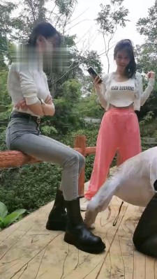 【暴力美学】户外发现小乞丐虐成狗【双视角版】 bf18586