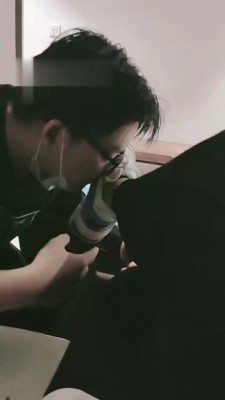 【妮蔻】沐足店公开舔脚伺候 bf17746_HD绳艺资源