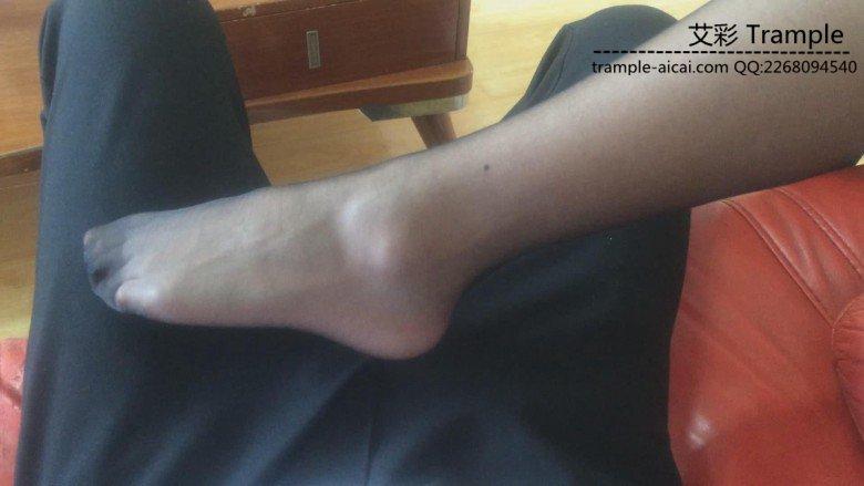 【黑丝终极福利】高傲女老板的黑丝剧情丝情袜虐。