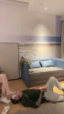 【筱月】车模白袜塞嘴暴力虐打 bf18895