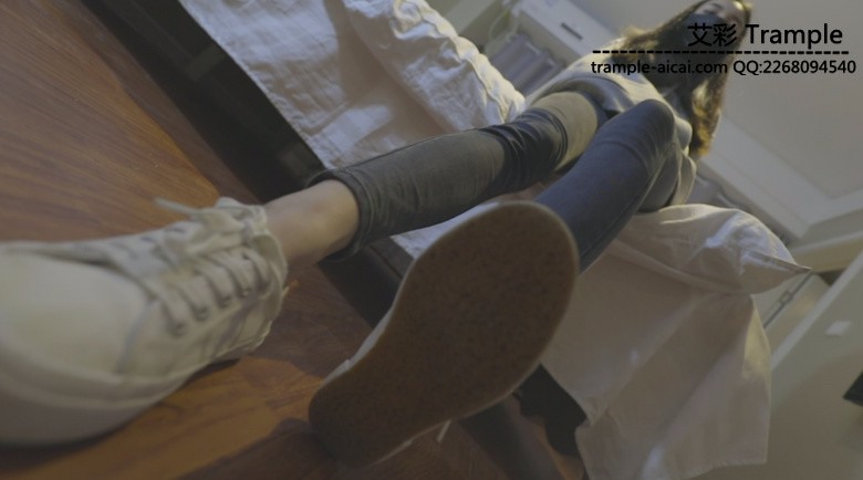 一米长腿歆凝帆布裸足pov