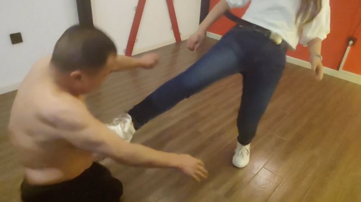 【女神学院】暴力踢踹 YC-220321