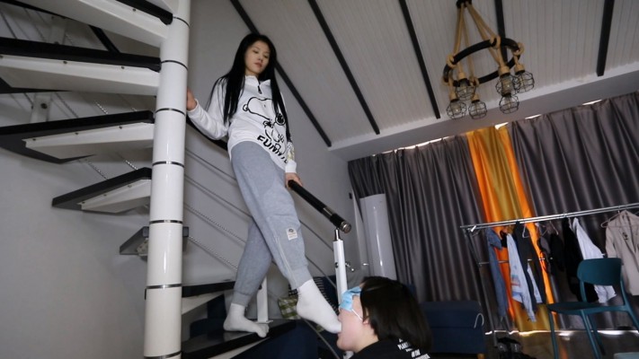 【惑心】贱狗舔我臭白袜_HD绳艺资源