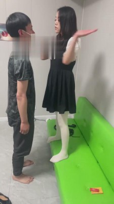 【逗逗】工厂小妹羞辱黑心中介 bf15642