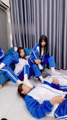 【狗哥】精彩-多名素人学生主群调 bf21886