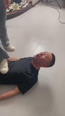 【领主老大】带素人闺蜜强制呕吐物专场 bf12172