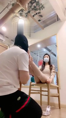 【莫莉S】茶室调偷拍的废物狗 bf19363