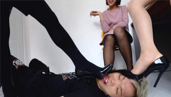 〖H.P.L栖心之栈〗—三女职员羞辱外卖男