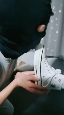 【杰哥】素人帆布鞋白袜辱狗 bf19280