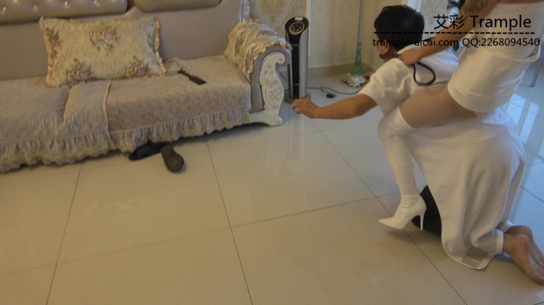 冷柔残酷骑乘老贱狗