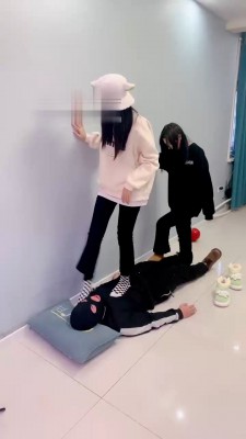 【精神小妹】3S原味袜气味羞辱/踩踏 bf22044