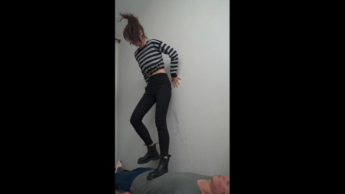 8位圈外小白素人踩踏 YC-220117-7