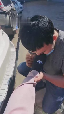 【巴莉女王】假期户外溜贱狗 bf12005