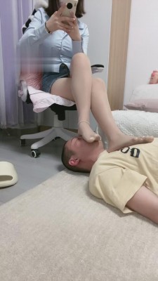 【绵绵S】肉丝/白袜脚踩狗 bf12207_HD绳艺资源