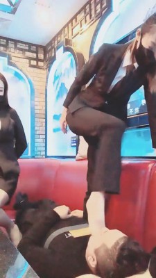 【雪琪琪】双S-KTV女服务员蹂躏客人【双视角版】 bf21434