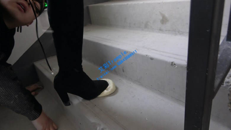 【冷柔】楼道靴子喂食超脏食物