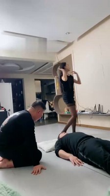 【麋鹿银儿】素人姐妹暴力虐打出气调 bf21836