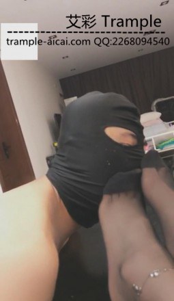 vivi女上司调教脚奴