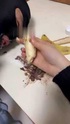 【田甜圈】踩踏碾压食物喂狗 bf21651