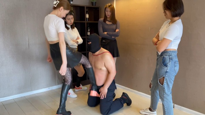 【蛋碎娇娃】『超S·联盟』女生宿舍的围殴 YC-221115-4