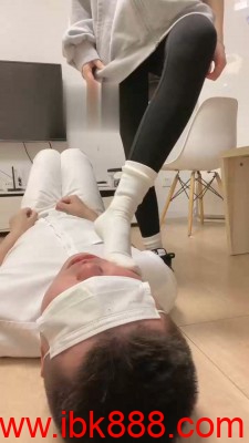 【奶味茶茶】萝莉主脏鞋臭袜辱狗【完整版】 bf19465