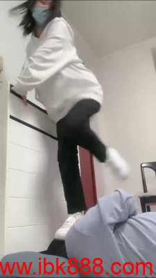 【精神小妹】3S学生主全体重踩头/跺头 bf23567