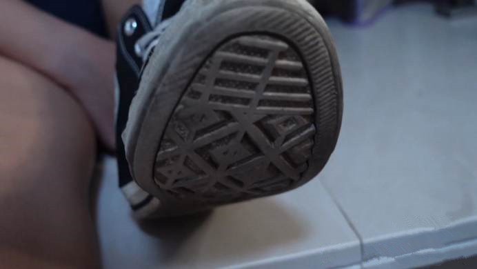 【Haruka瑶酱】极致脏鞋臭袜pov巨人视觉惩罚男同学