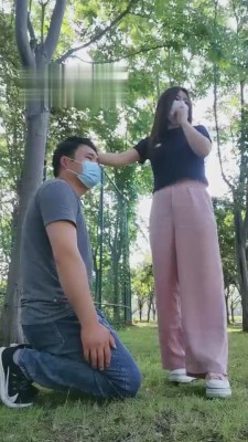 【巴莉女王】车内原味棉袜脚羞辱 bf12012