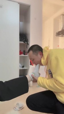 【贝儿】逛街后臭脚蹂躏 bf22241