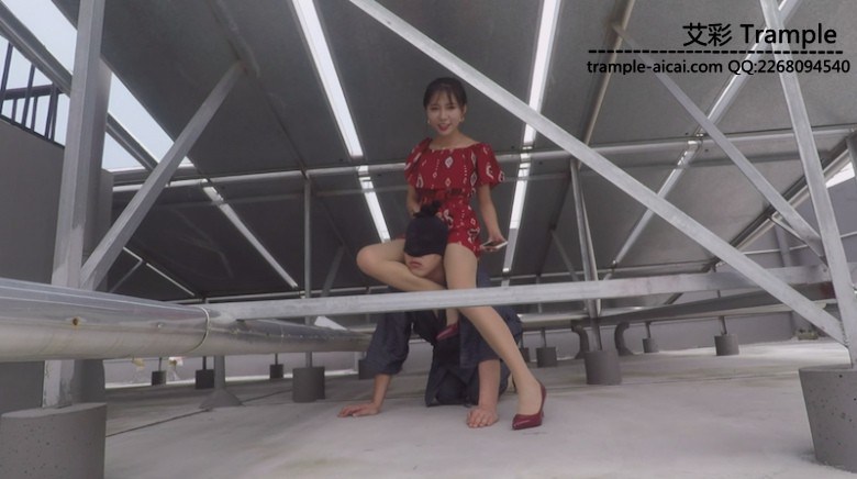 希雨红裳户外玩弄