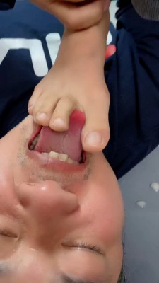 【麋鹿银儿】双S强制父子舔脏鞋臭袜 bf21334