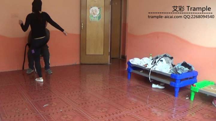 剧情片蒙面女杀手入室杀害卧底警察