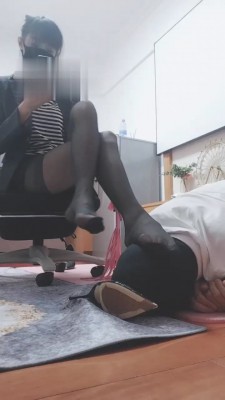 【美娜格格】素人技师黑丝脚虐 bf18707