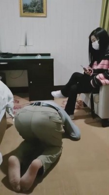 【海绵大大】素人首调蹂躏脚底奴【完整版】 bf11937_HD绳艺资源