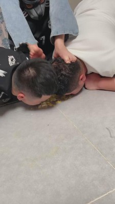 【二宝】带学生素人强制全体重踩踏【完整版】 bf12053