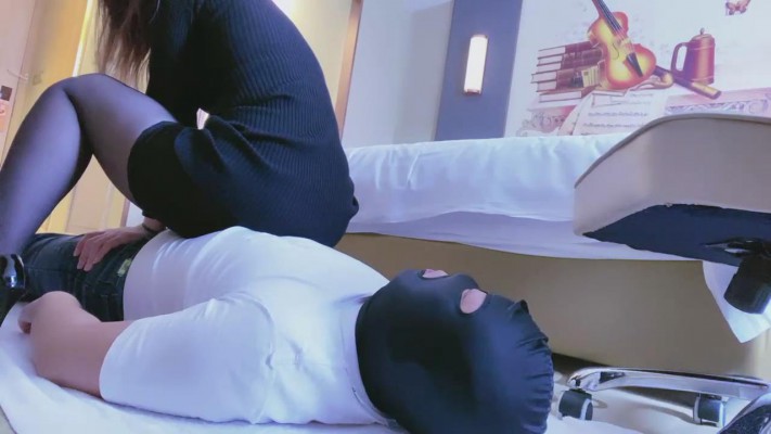 【艾薇儿】高跟黑丝踩地毯 bf19639