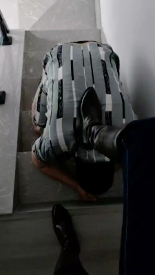 【辣姐】圈养狗奴伺候吃饭/喂食 bf23161