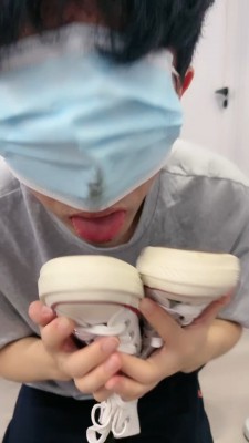 【樱桃大大】卑微男友舔脏鞋 bf19624