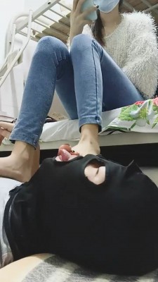 【美娜格格】御姐范帆布鞋白袜辱狗 bf22997