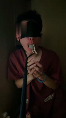 【若依】足浴店让狗舔脚 bf21571