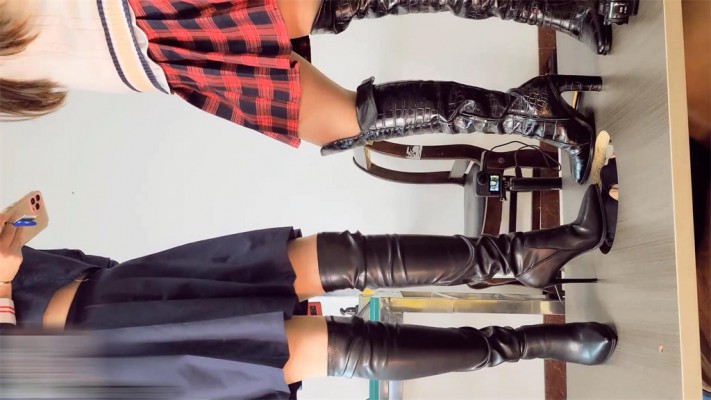 【婧児小主】婧児小意双S长靴肉丝践踏蛮横男把他困在地板下踩脸羞辱 YC-220322